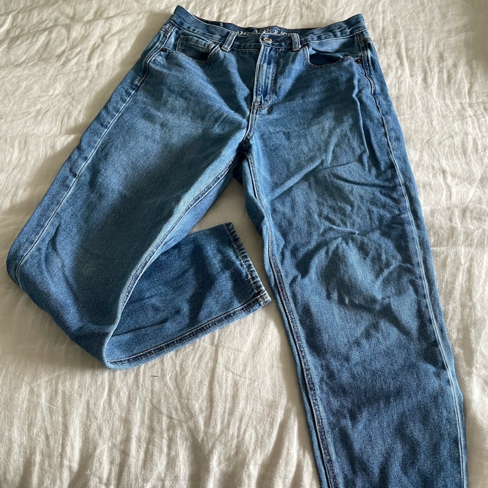 American eagle mom jeans